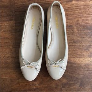 Prada patent nude flats - 39